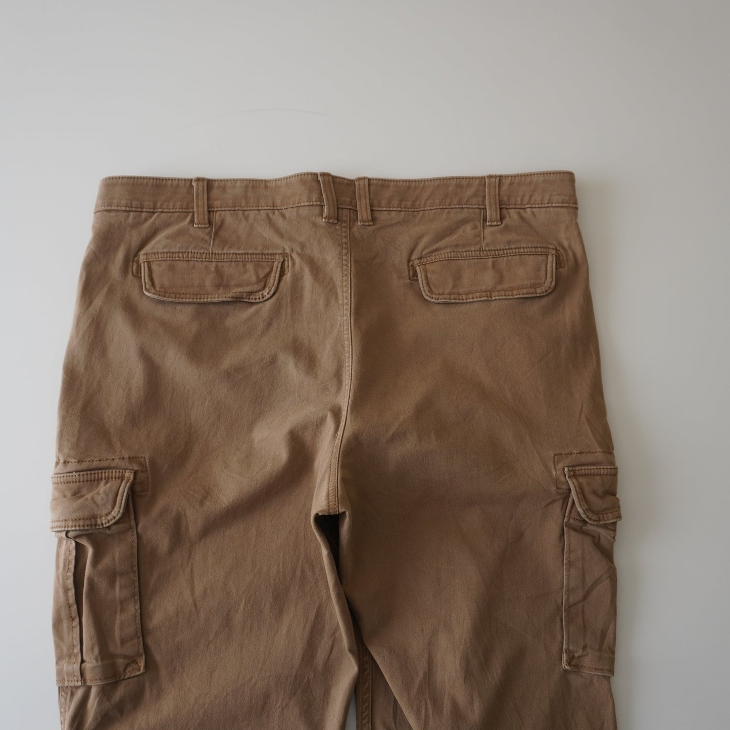Thrifted – Pantalón Cargo Café Sonoma Flexwear Talla 40x30 USA | Cintura 52 cm | Largo 104 cm | Talón 30 cm
