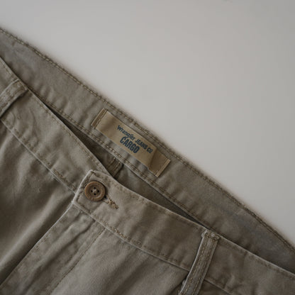 Thrifted – Pantalón Cargo Wrangler Talla 48x32 USA | Cintura 50 cm | Largo 107 cm | Talón 24 cm