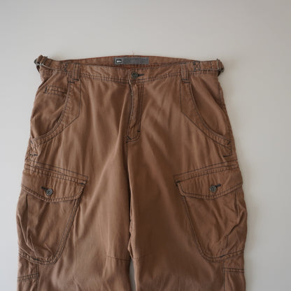 Thrifted – Pantalón Cargo Café REI Outdoor Talla 36x30 USA | Cintura 46 cm | Largo 102 cm | Talón 22 cm