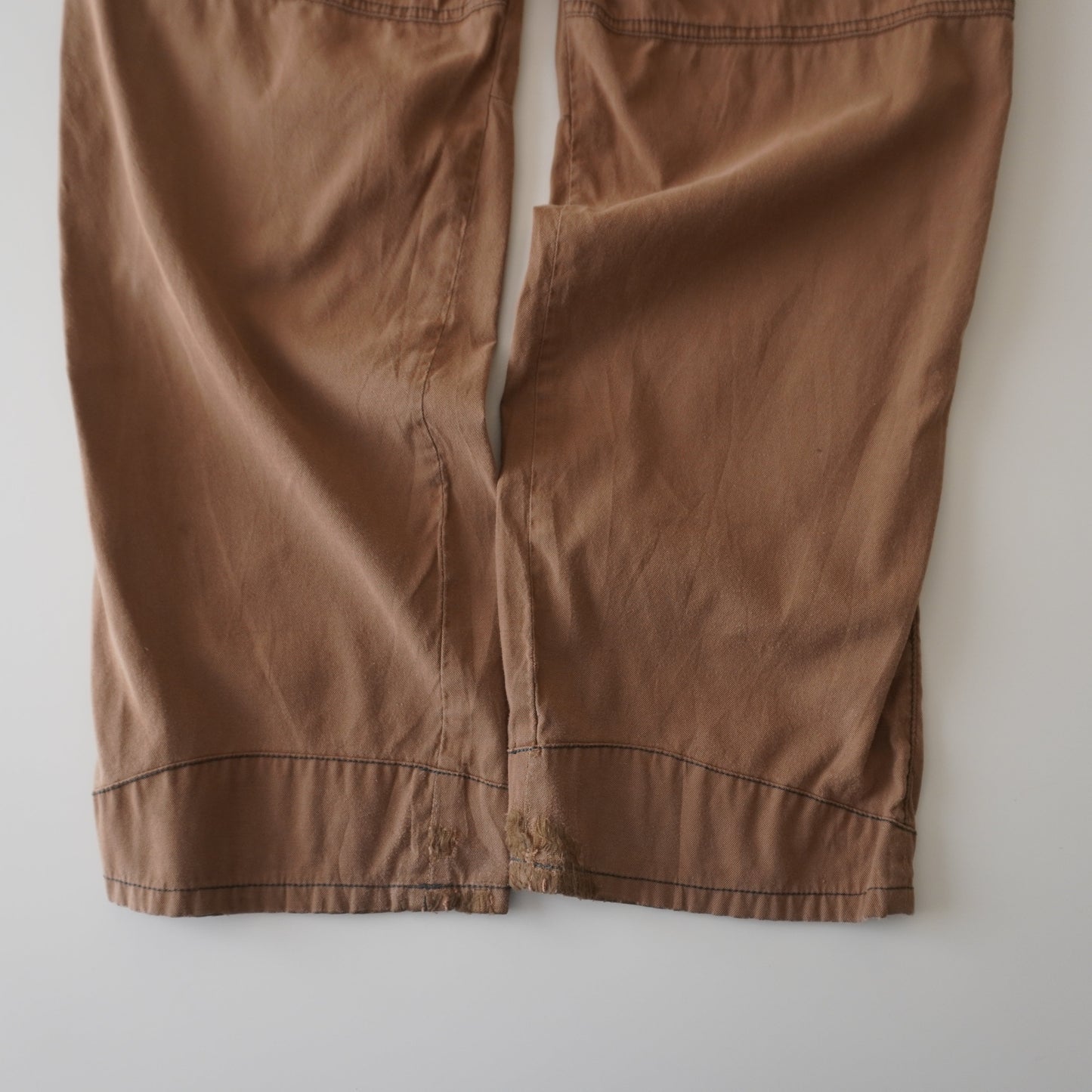 Thrifted – Pantalón Cargo Café REI Outdoor Talla 36x30 USA | Cintura 46 cm | Largo 102 cm | Talón 22 cm