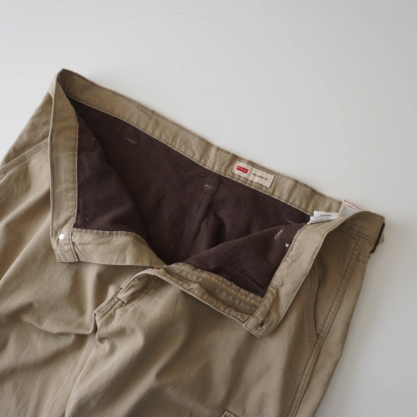 Thrifted – Pantalón Cargo Wrangler Relaxed Fit con Polar Interior Talla 40x30 USA | Cintura 56 cm | Largo 111 cm | Talón 24 cm