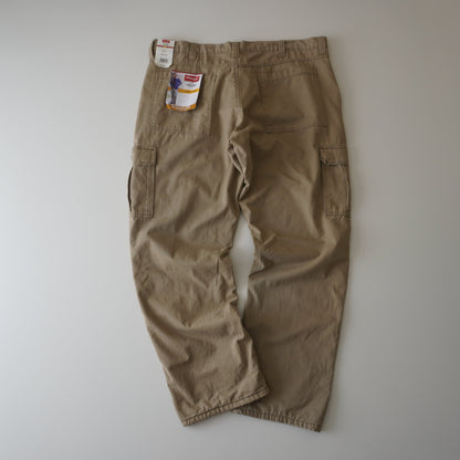 Thrifted – Pantalón Cargo Wrangler Relaxed Fit con Polar Interior Talla 40x30 USA | Cintura 56 cm | Largo 111 cm | Talón 24 cm