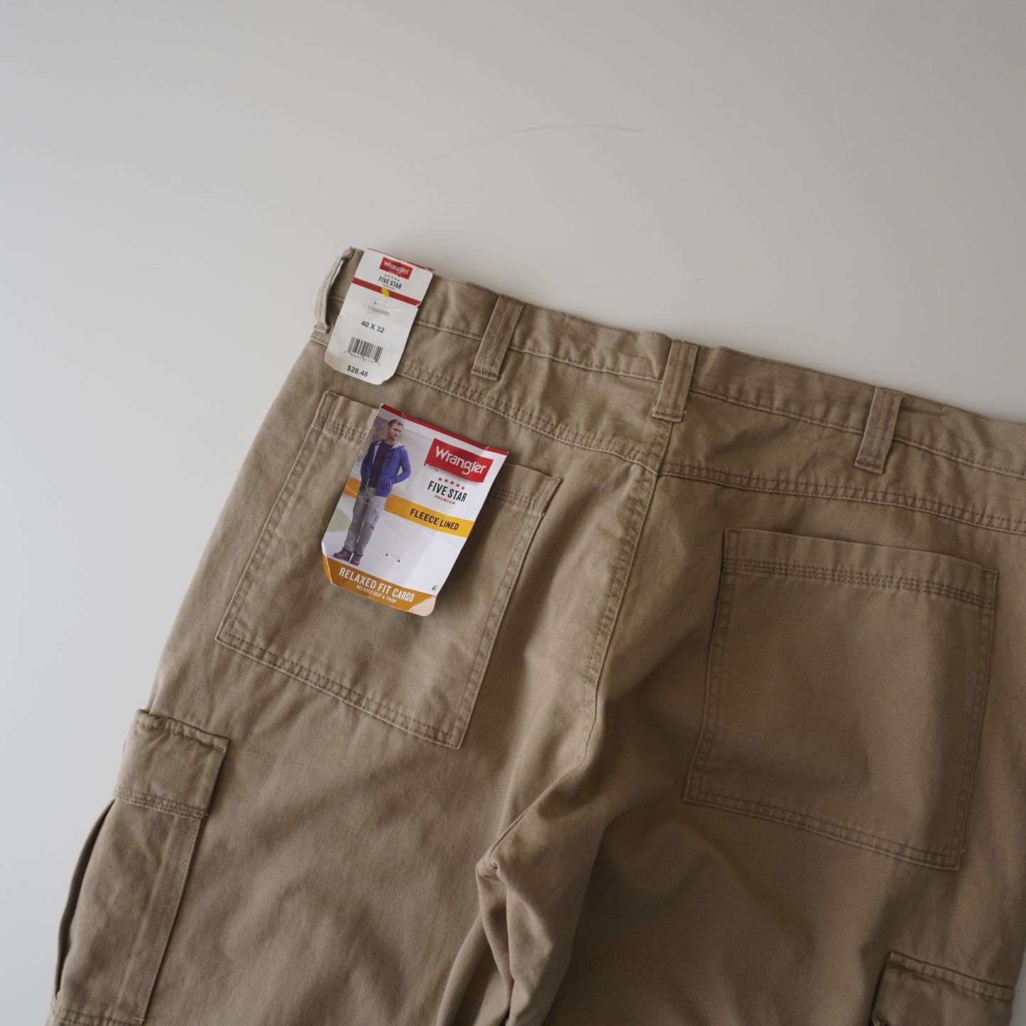 Thrifted – Pantalón Cargo Wrangler Relaxed Fit con Polar Interior Talla 40x30 USA | Cintura 56 cm | Largo 111 cm | Talón 24 cm