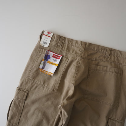 Thrifted – Pantalón Cargo Wrangler Relaxed Fit con Polar Interior Talla 40x30 USA | Cintura 56 cm | Largo 111 cm | Talón 24 cm