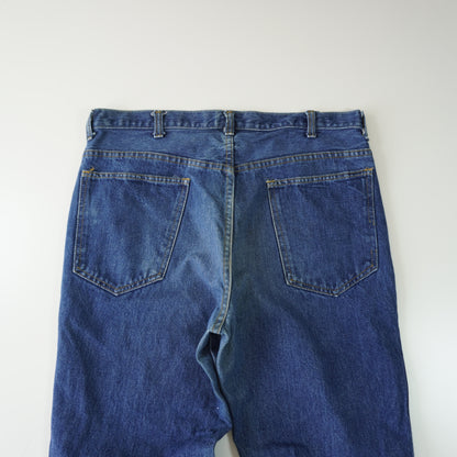 Thrifted – Jean Americano sin marca Botón Cobre Talla 44 CL aprox | Cintura 45 cm | Largo 103 cm | Talón 23 cm