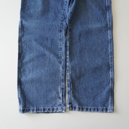 Thrifted – Jeans Carpenter Wrangler Talla 34x30 USA | Cintura 44 cm | Largo 102 cm | Talón 22 cm (Copia)