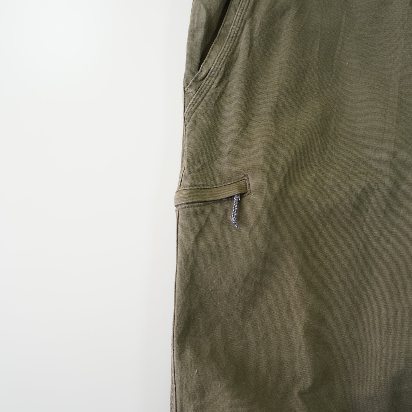 Thrifted – Jean Weatherproof Verde Vintage Talla 40x30 USA (CL 52/54 aprox) | Cintura 54 cm | Largo 104 cm | Talón 23 cm