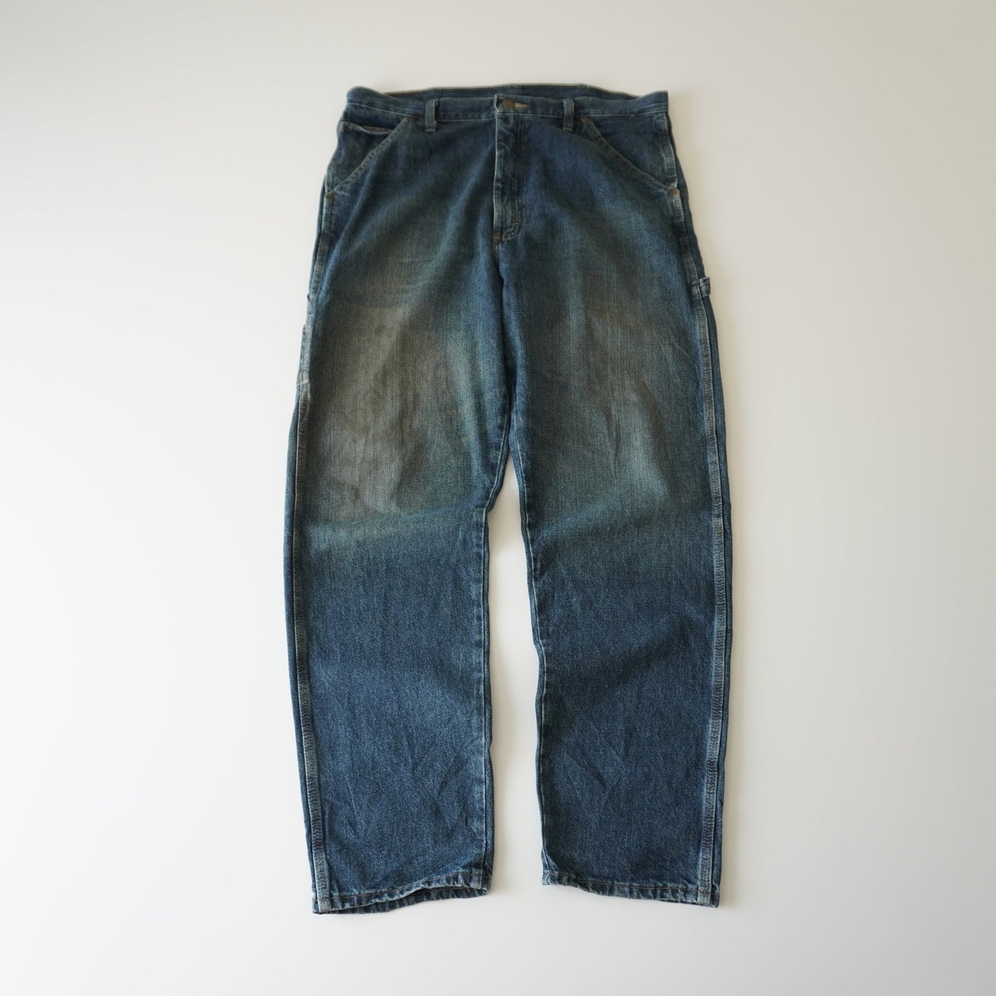 Thrifted – Jean Carpenter Wrangler Rugged Wear Talla 36x32 USA | Cintura 48 cm | Largo 112 cm | Talón 21 cm