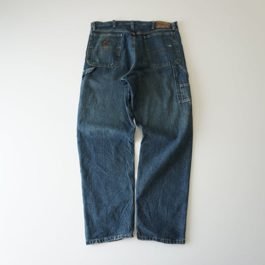 Thrifted – Jean Carpenter Wrangler Rugged Wear Talla 36x32 USA | Cintura 48 cm | Largo 112 cm | Talón 21 cm