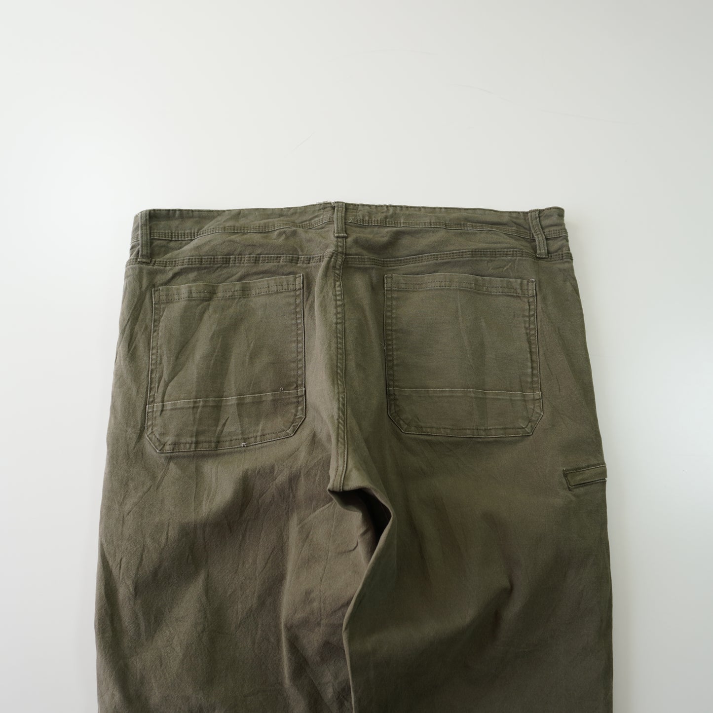 Thrifted – Jean Weatherproof Verde Vintage Talla 40x30 USA (CL 52/54 aprox) | Cintura 54 cm | Largo 104 cm | Talón 23 cm