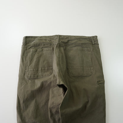 Thrifted – Jean Weatherproof Verde Vintage Talla 40x30 USA (CL 52/54 aprox) | Cintura 54 cm | Largo 104 cm | Talón 23 cm