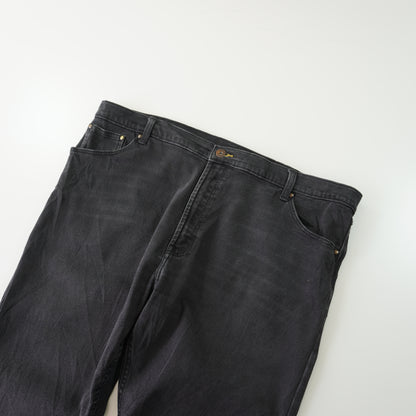 Thrifted – Jean Wrangler Negro Regular Taper Fit Talla 42x30 (CL 52/54) | Cintura 101 cm | Largo 57 cm | Talón 20 cm