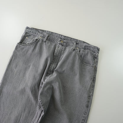Thrifted – Jean Wrangler Gris Talla 40x30 (CL 50) | Cintura 108 cm | Largo 52 cm | Talón 23 cm