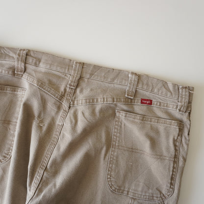Thrifted – Jean Carpenter Café Wrangler Talla 42x32 USA | Cintura 58 cm | Largo 104 cm | Talón 24 cm