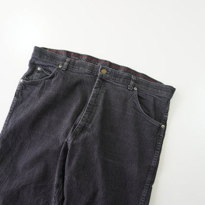 Thrifted – Jean Wrangler Negro Talla 42x29 (CL 54/56) | Cintura 107 cm | Largo 56 cm | Talón 21 cm