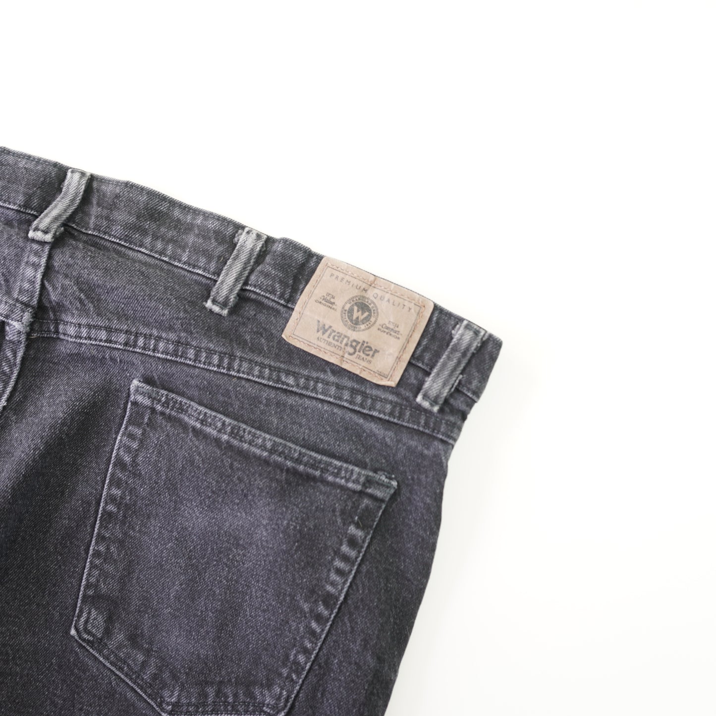 Thrifted – Jean Wrangler Negro Talla 42x29 (CL 54/56) | Cintura 107 cm | Largo 56 cm | Talón 21 cm