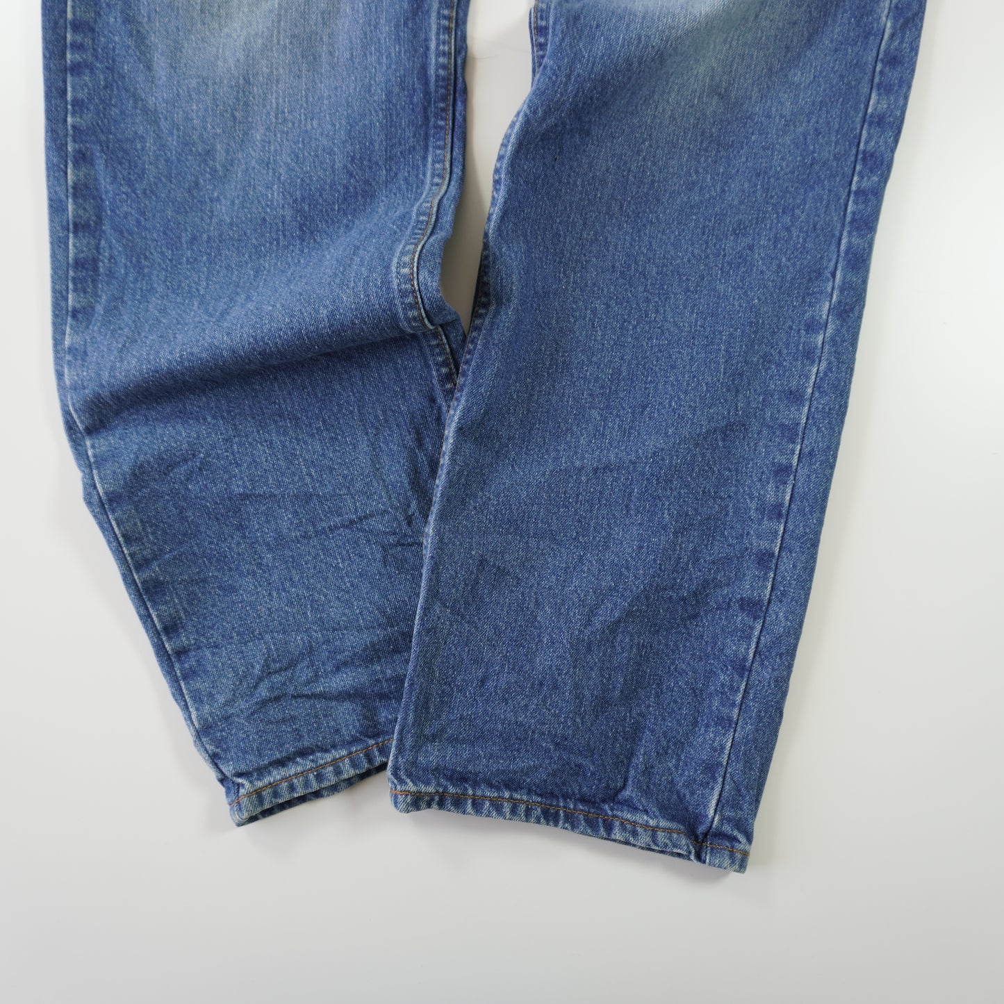 Thrifted – Jean Old Navy Regular Standard Azul Talla 34x— (CL 46 aprox) | Cintura 47 cm | Largo 104 cm | Talón 20 cm