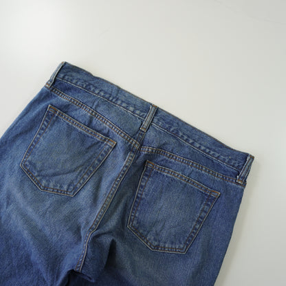 Thrifted – Jean Old Navy Regular Standard Azul Talla 34x— (CL 46 aprox) | Cintura 47 cm | Largo 104 cm | Talón 20 cm
