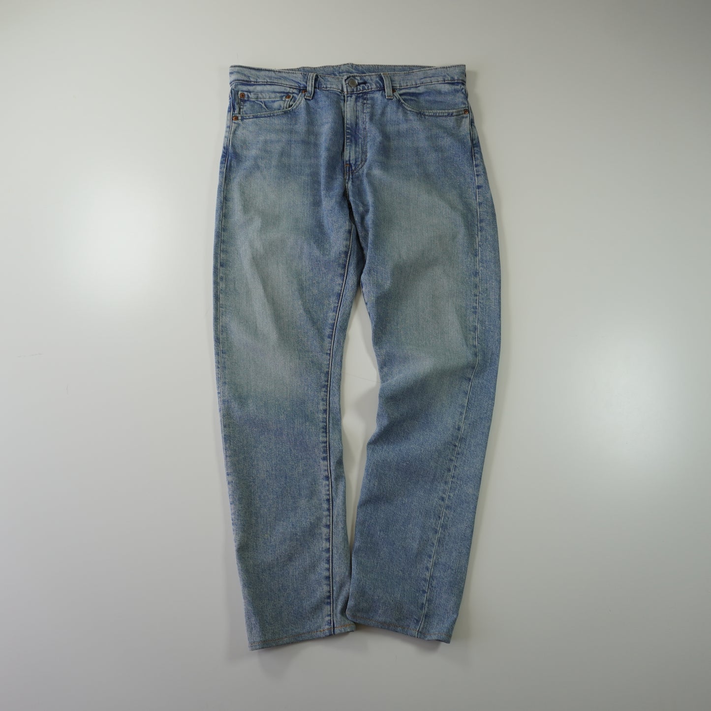 Thrifted – Jean Levi’s 510 Azul Talla 34 (CL 46) | Cintura 107 cm | Largo 47 cm | Talón 18 cm