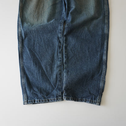 Thrifted – Jean Carpenter Azul Oscuro Wrangler Talla 36x32 USA | Cintura 48 cm | Largo 112 cm | Talón 20 cm