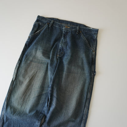 Thrifted – Jean Carpenter Azul Oscuro Wrangler Talla 36x32 USA | Cintura 48 cm | Largo 112 cm | Talón 20 cm