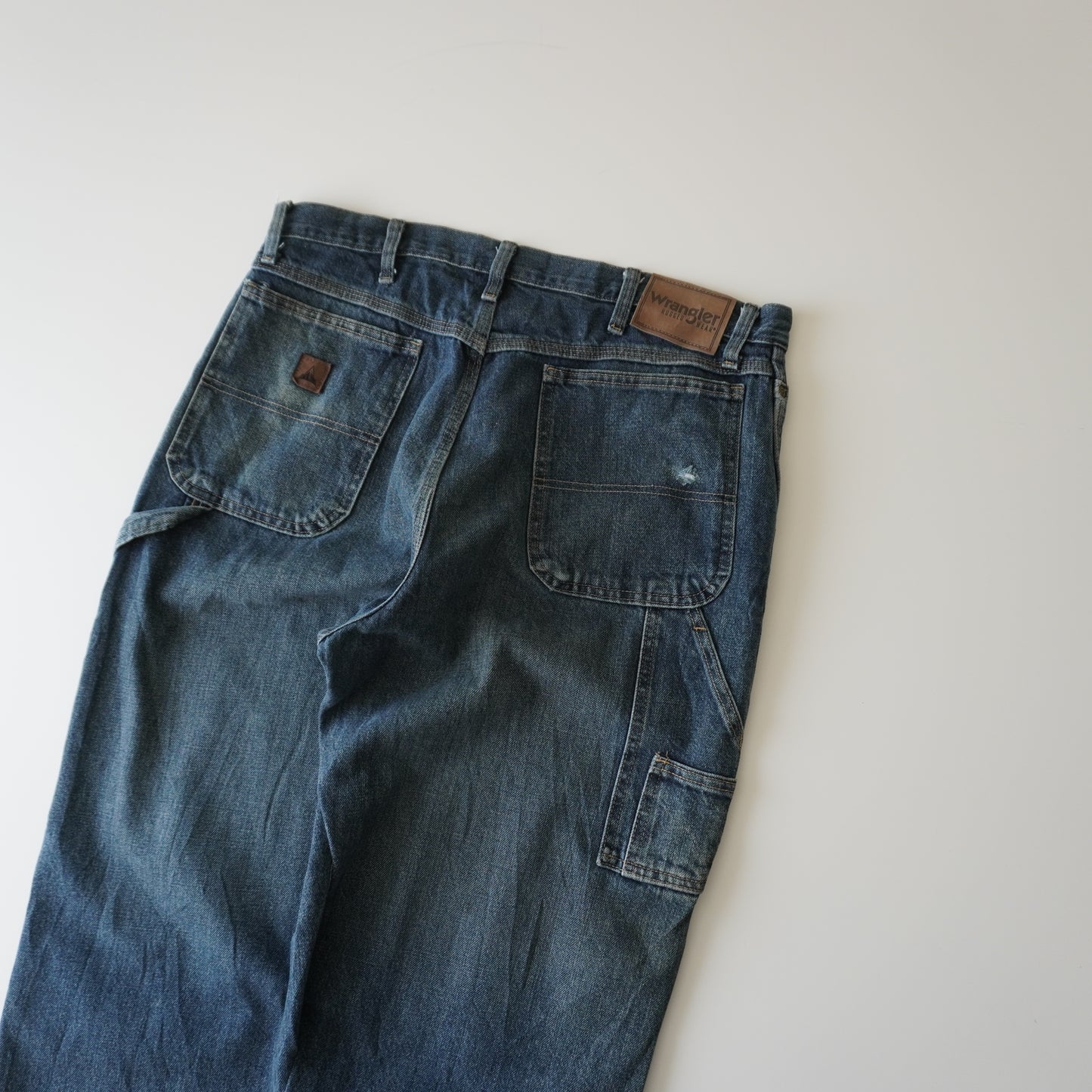 Thrifted – Jean Carpenter Azul Oscuro Wrangler Talla 36x32 USA | Cintura 48 cm | Largo 112 cm | Talón 20 cm