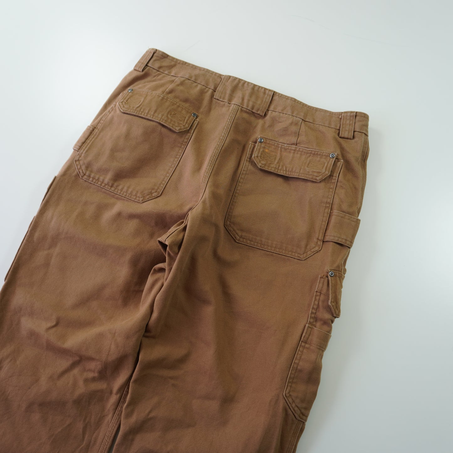 Thrifted – Jean Cargo Duluth Café Talla 38x36 (CL 48/50) | Cintura 119 cm | Largo 48 cm | Talón 24 cm