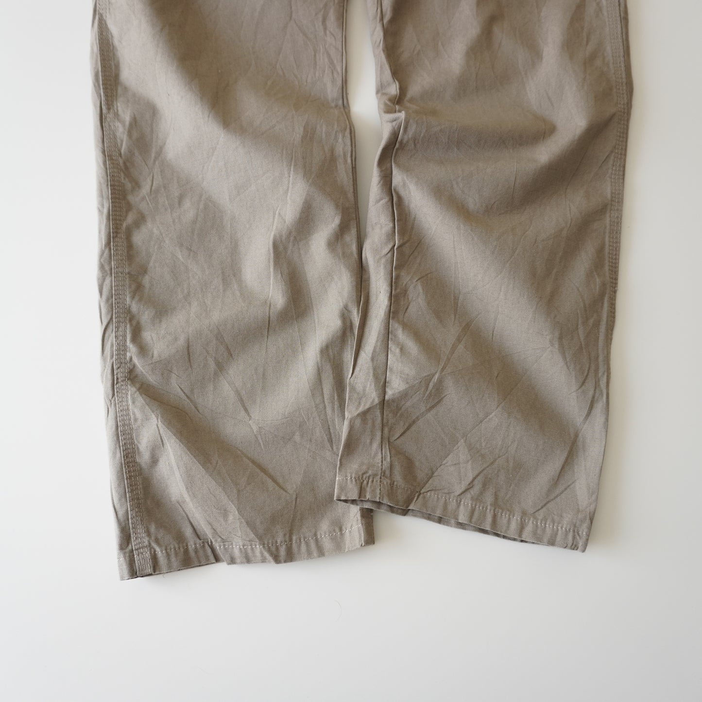 Thrifted – Jean Wrangler Riggs Workwear Cafe claro Talla 35x32 USA | Cintura 45 cm | Largo 108 cm | Talón 22 cm