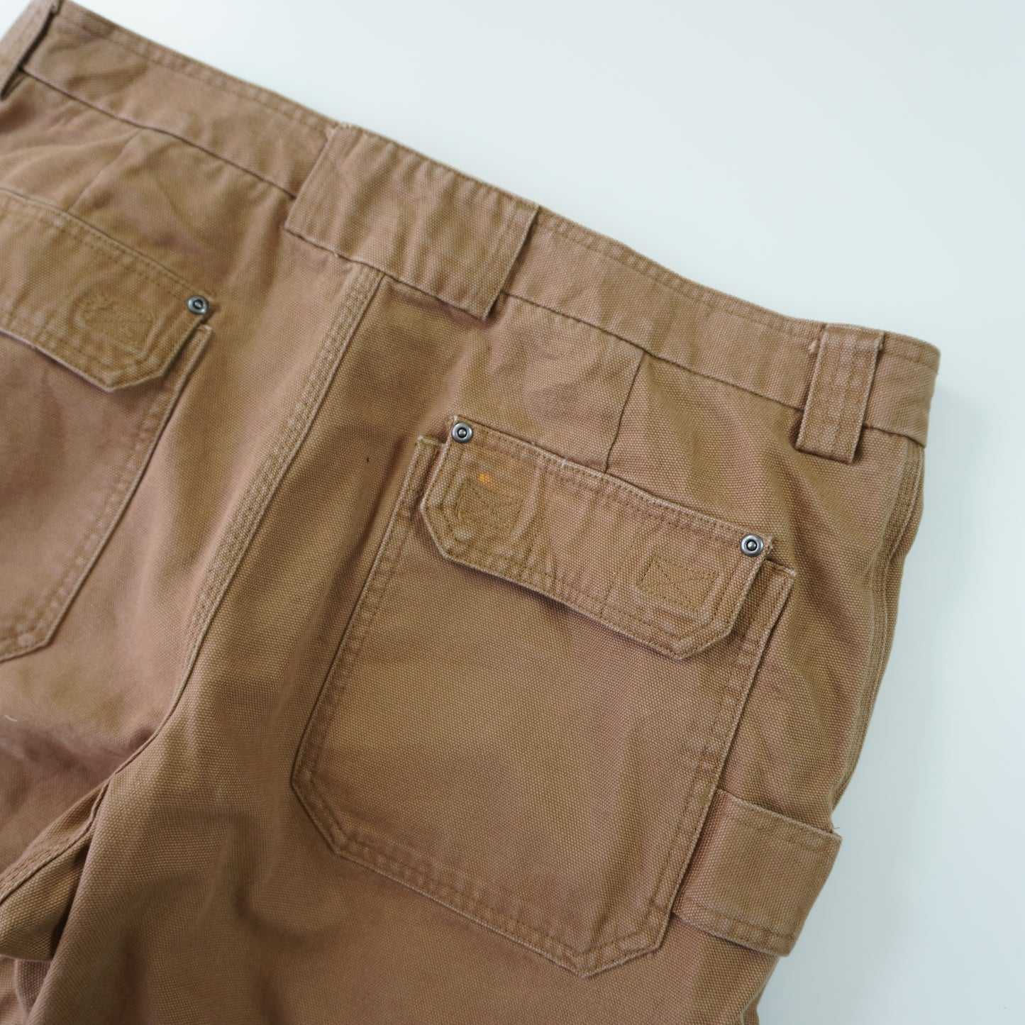 Thrifted – Jean Cargo Duluth Café Talla 38x36 (CL 48/50) | Cintura 119 cm | Largo 48 cm | Talón 24 cm