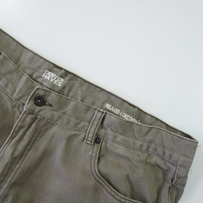 Thrifted – Jean Denver Hayes Relaxed Fit Café Talla 40x30 (CL 50/52) | Cintura 104 cm | Largo 52 cm | Talón 23 cm