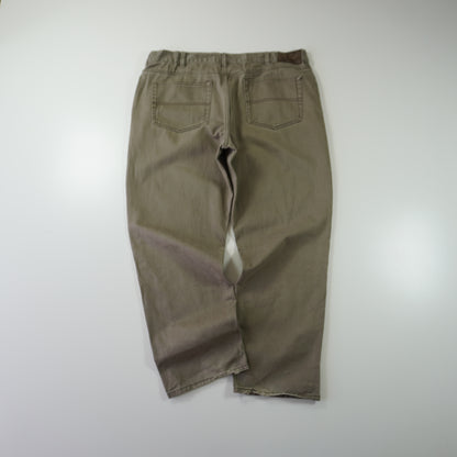 Thrifted – Jean Denver Hayes Relaxed Fit Café Talla 40x30 (CL 50/52) | Cintura 104 cm | Largo 52 cm | Talón 23 cm