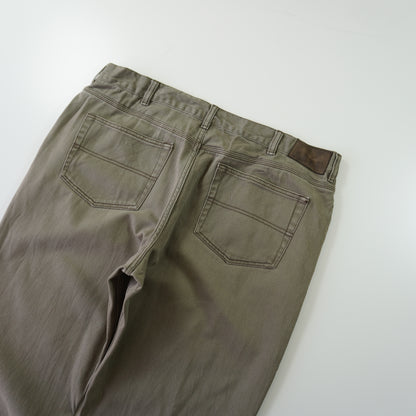 Thrifted – Jean Denver Hayes Relaxed Fit Café Talla 40x30 (CL 50/52) | Cintura 104 cm | Largo 52 cm | Talón 23 cm