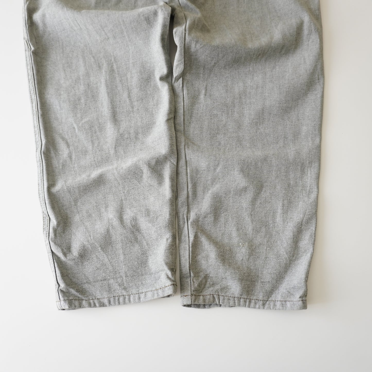 Thrifted – Jean Carpintero Gris Talla 32 USA | Cintura 43 cm | Largo 111 cm | Talón 21 cm