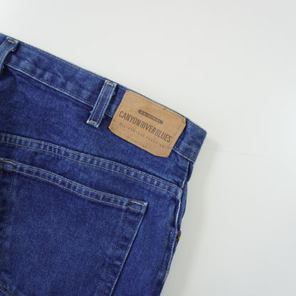 Thrifted – Jean Canyon River Azul Talla USA (CL 50) | Cintura 106 cm | Largo 51 cm | Talón 20 cm