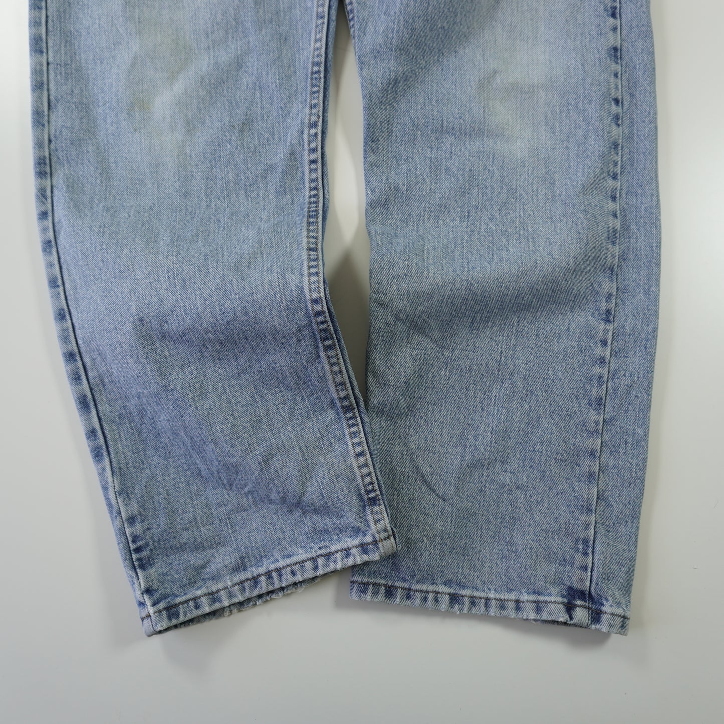Thrifted – Jean Relaxed Fit Wrangler Azul Talla 36x32 (CL 44) | Cintura 109 cm | Largo 47 cm | Talón 22 cm