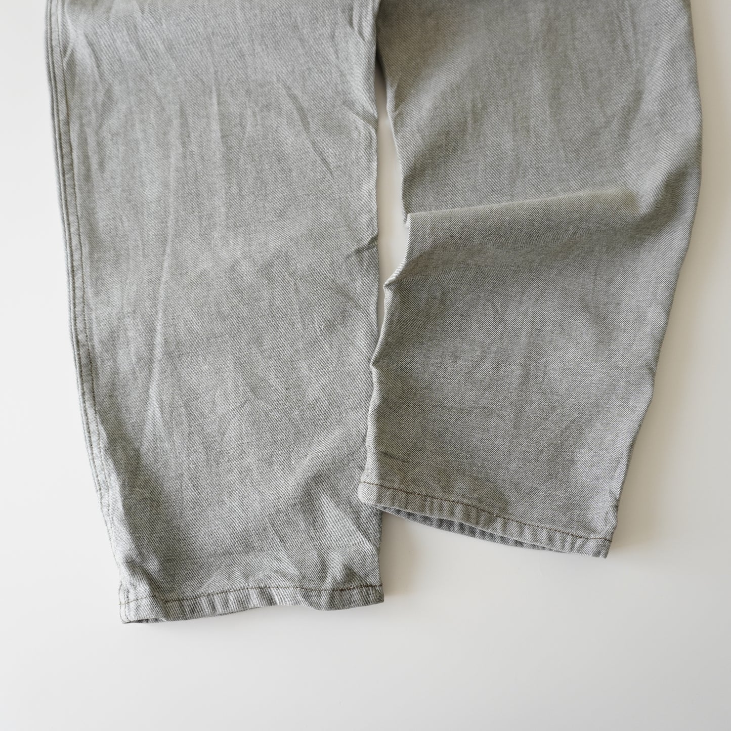 Thrifted – Jean Carpintero Gris Talla 32 USA | Cintura 43 cm | Largo 111 cm | Talón 21 cm