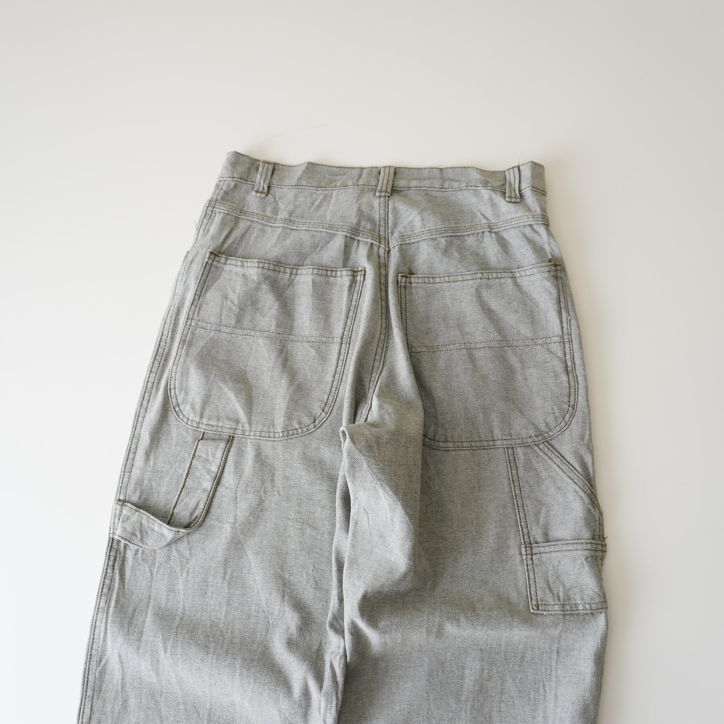 Thrifted – Jean Carpintero Gris Talla 32 USA | Cintura 43 cm | Largo 111 cm | Talón 21 cm