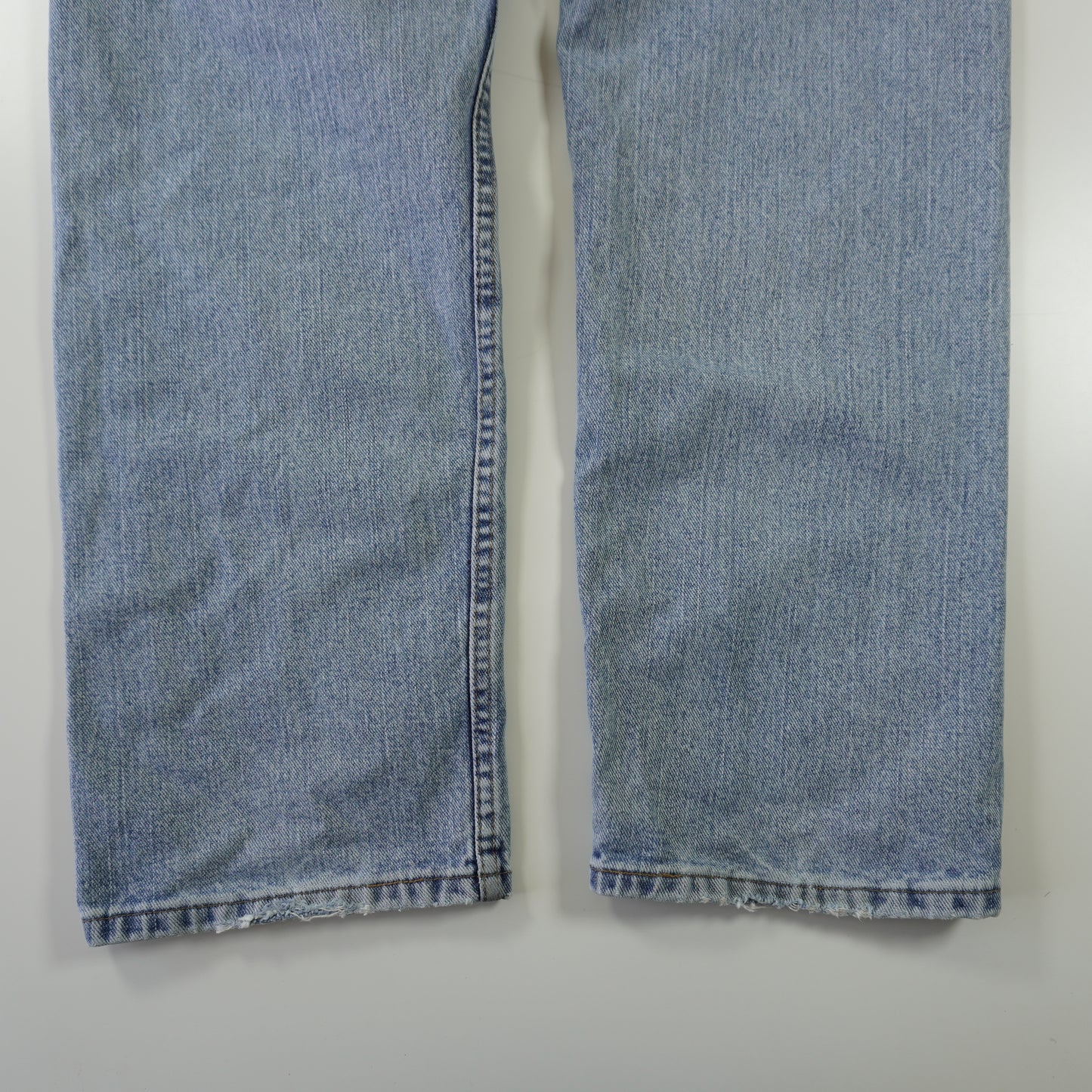 Thrifted – Jean Relaxed Fit Wrangler Azul Talla 36x32 (CL 44) | Cintura 109 cm | Largo 47 cm | Talón 22 cm