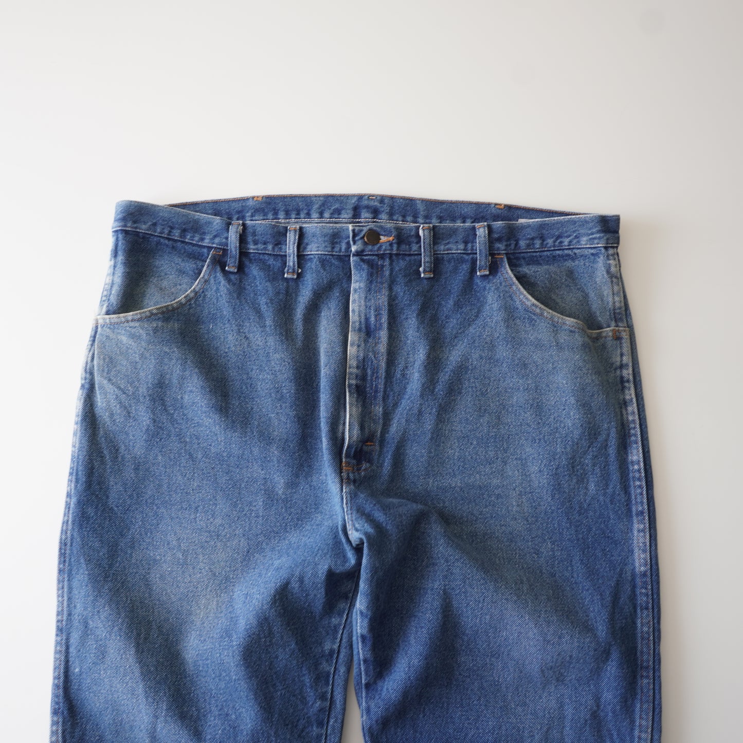 Thrifted – Jean Carpenter Azul Rustler Talla 46x32 (CL 58-60) | Cintura 60 cm | Largo 114 cm | Talón 22 cm