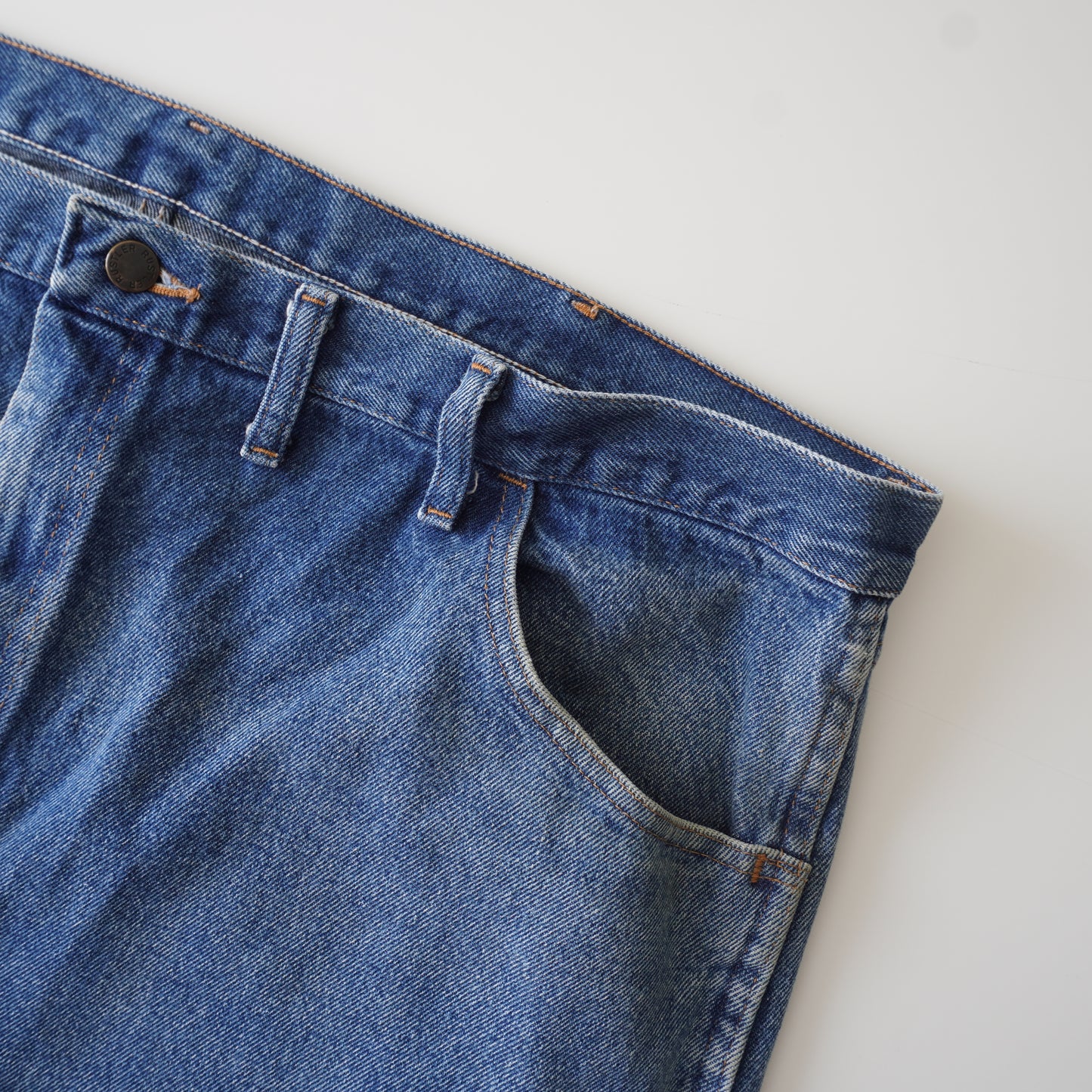 Thrifted – Jean Carpenter Azul Rustler Talla 46x32 (CL 58-60) | Cintura 60 cm | Largo 114 cm | Talón 22 cm