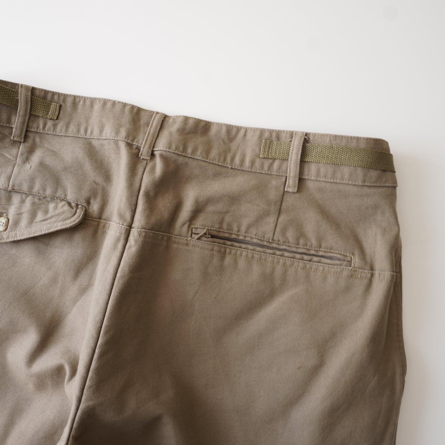 Thrifted – Pantalón Workwear Columbia Rodillas Reforzadas Talla 40 USA (CL 50–52 aprox.) | Cintura 52 cm (ajustable a 50 cm) | Largo 107 cm | Talón 25 cm