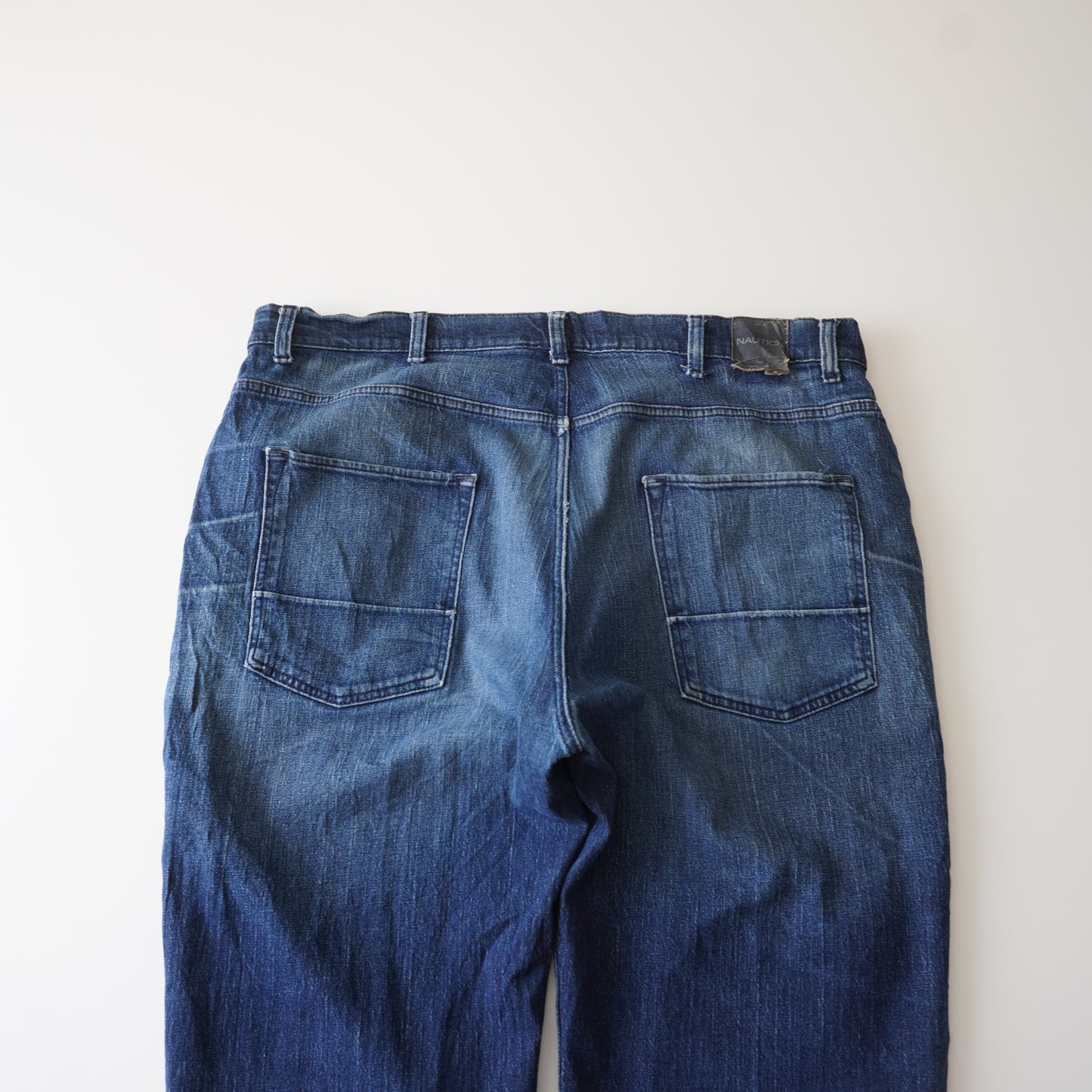 Thrifted – Jean Nautica Relaxed Fit Stretch Talla 44x32 USA (CL 58–60 aprox.) | Cintura 59 cm | Largo 116 cm | Talón 23 cm