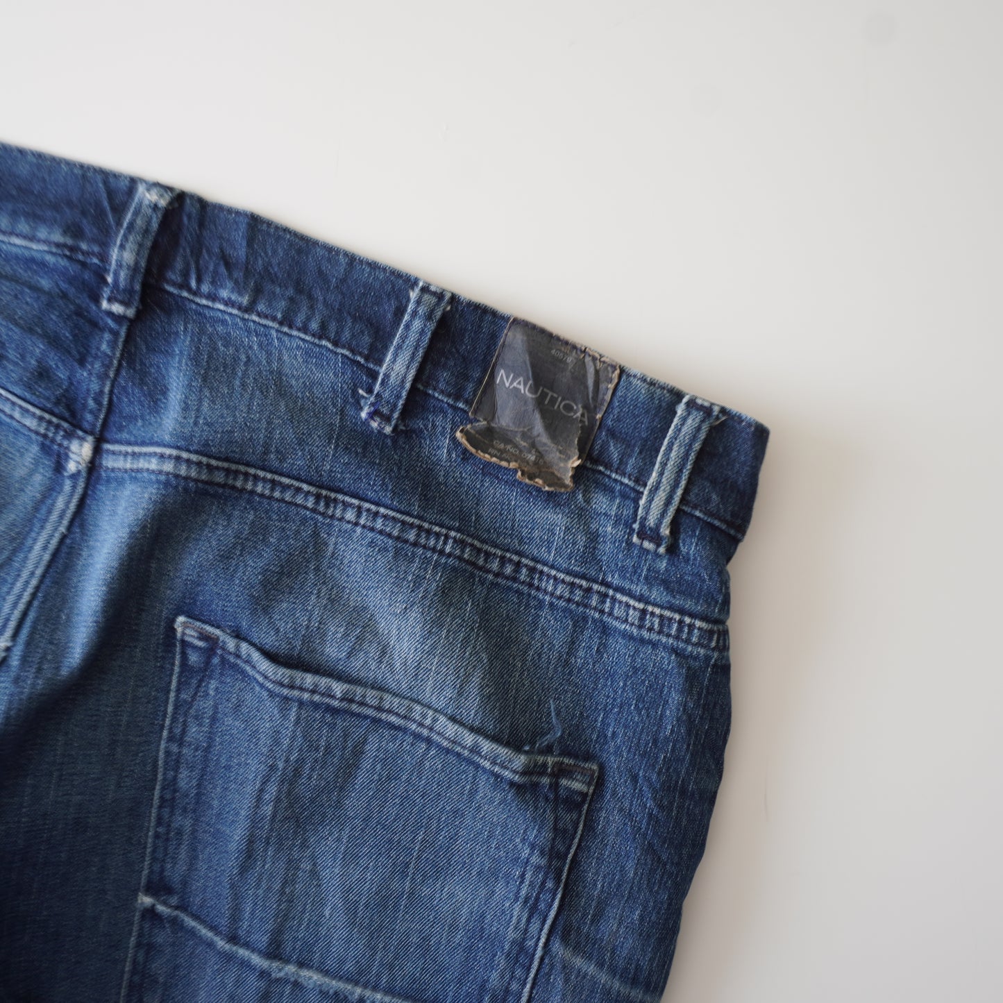 Thrifted – Jean Nautica Relaxed Fit Stretch Talla 44x32 USA (CL 58–60 aprox.) | Cintura 59 cm | Largo 116 cm | Talón 23 cm