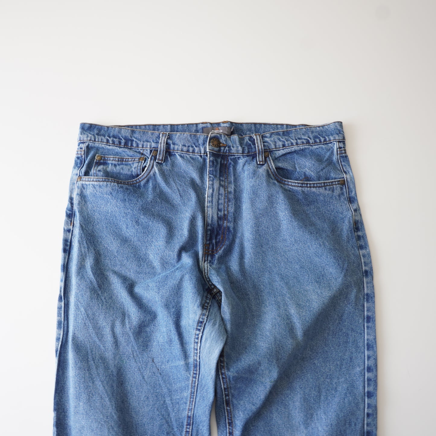 Thrifted – Jean Mountain Ridge Azul Talla 40 (CL 50-52) | Cintura 53 cm | Largo 103 cm | Talón 22 cm