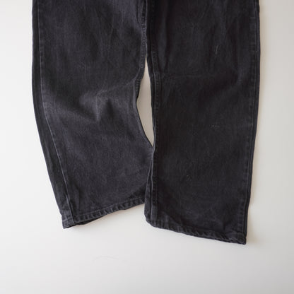 Thrifted – Jean Wrangler Negro Talla 44x30 USA (CL 56 aprox.) | Cintura 57 cm | Largo 114 cm | Talón 23 cm