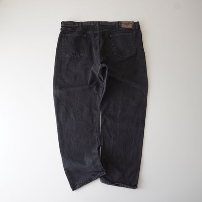 Thrifted – Jean Wrangler Negro Talla 44x30 USA (CL 56 aprox.) | Cintura 57 cm | Largo 114 cm | Talón 23 cm