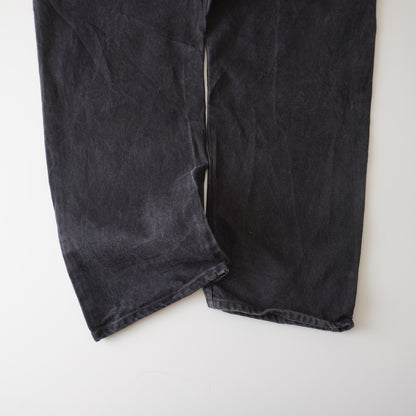 Thrifted – Jean Wrangler Negro Talla 44x30 USA (CL 56 aprox.) | Cintura 57 cm | Largo 114 cm | Talón 23 cm