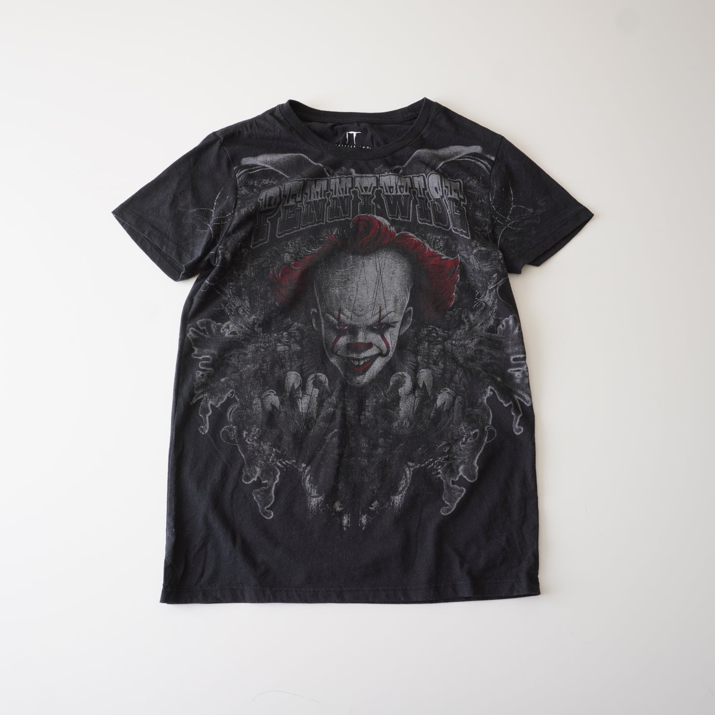 Thrifted – Polera IT Movie Talla S | Largo 66 cm | Ancho 43 cm