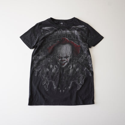 Thrifted – Polera IT Movie Talla S | Largo 66 cm | Ancho 43 cm