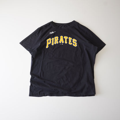 Thrifted – Polera Nike Pittsburgh Pirates Talla XXL | Largo 73 cm | Ancho 65 cm
